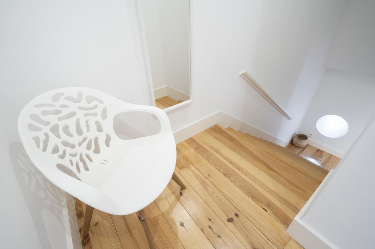 Warm And Cozy Parquet Flooring Apartment In อัลมาดา ภายนอก รูปภาพ